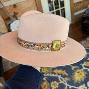 Charlie Horse Lainey Wilson collaboration blush size L